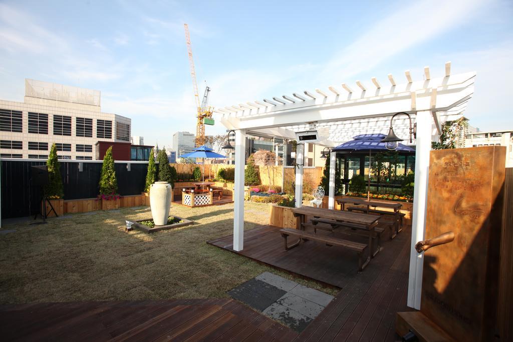 Hotel Myeongdong Mom House 2*