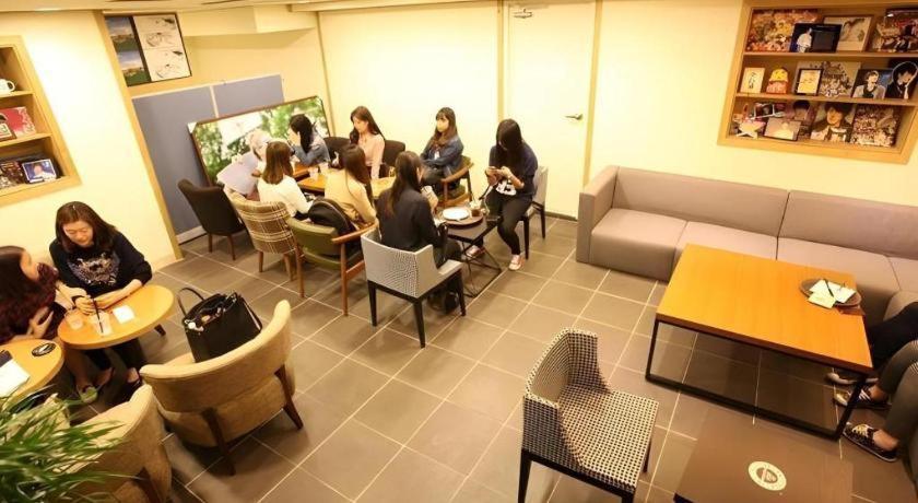 Myeongdong Mom House Hotel 2*