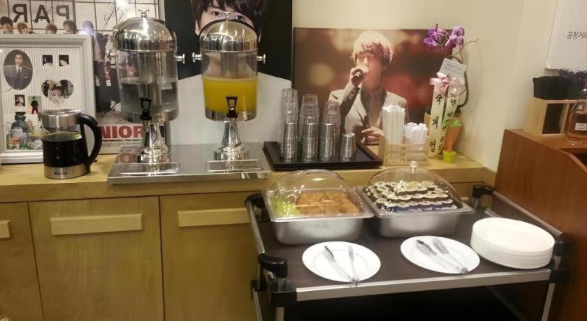 Hotel Myeongdong Mom House 2*