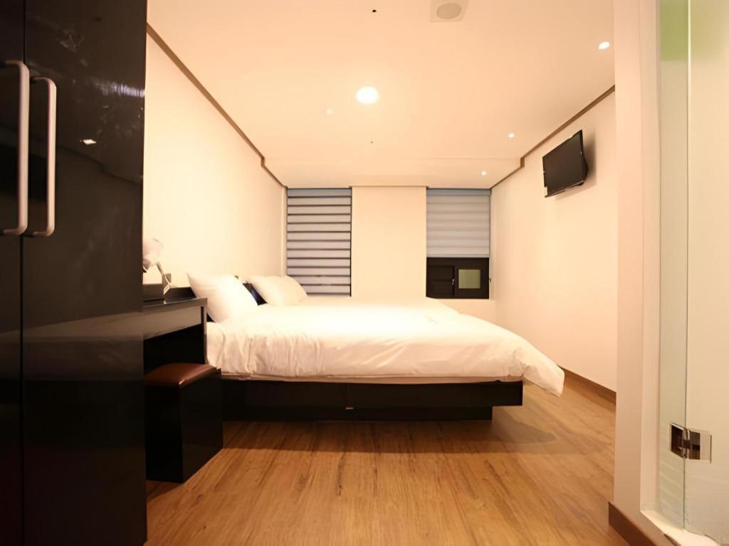 Hotel Myeongdong Mom House